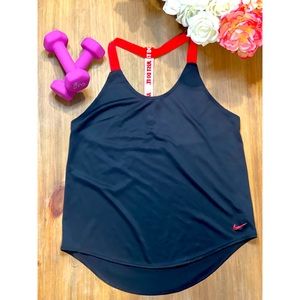Women’s Nike tank size M